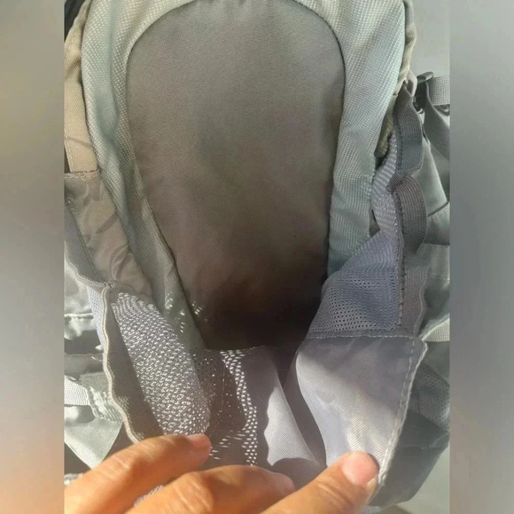 Camelbak Helena 20 L hydration backpack (No bladder) - Picture 6 of 9